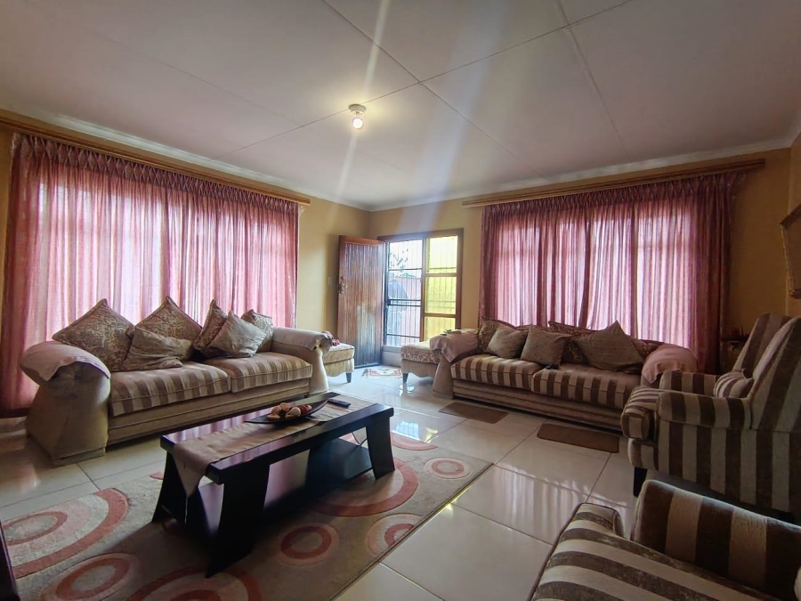 4 Bedroom Property for Sale in Lakeview Free State